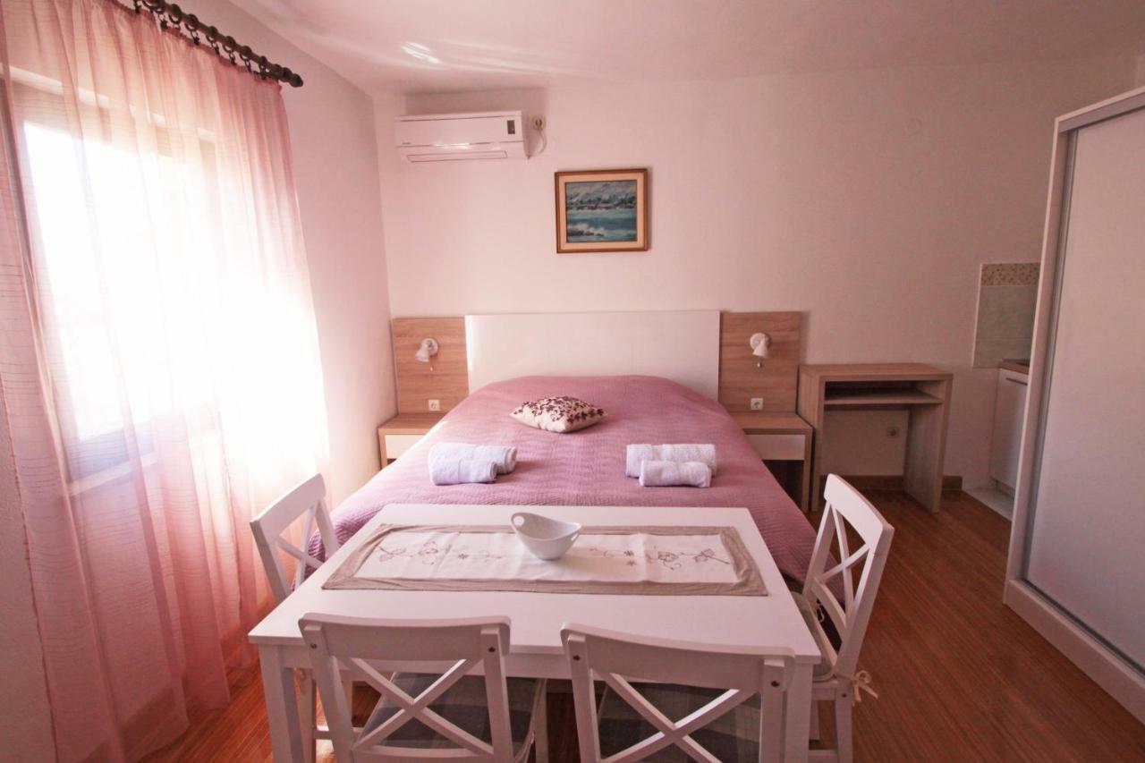 Apartments Kondric Vinjerac Esterno foto