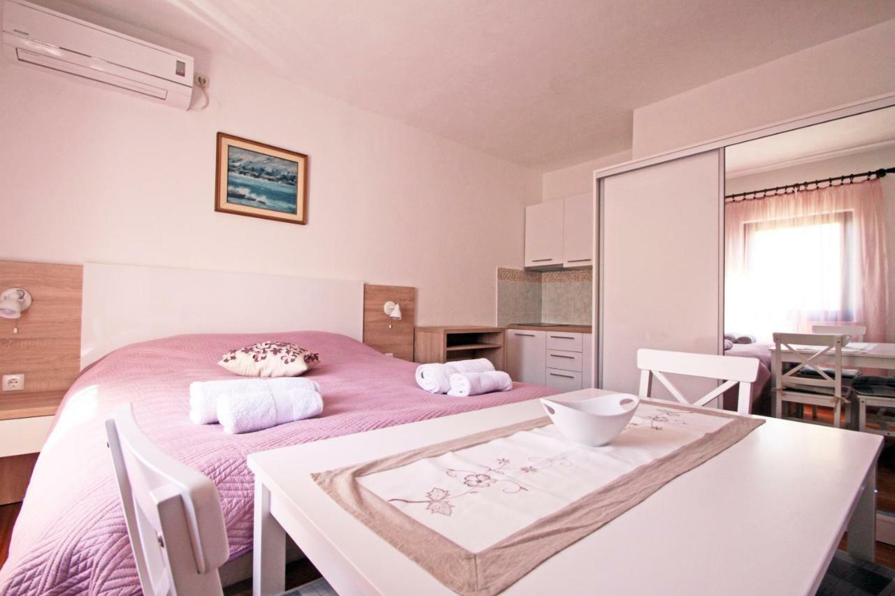Apartments Kondric Vinjerac Esterno foto